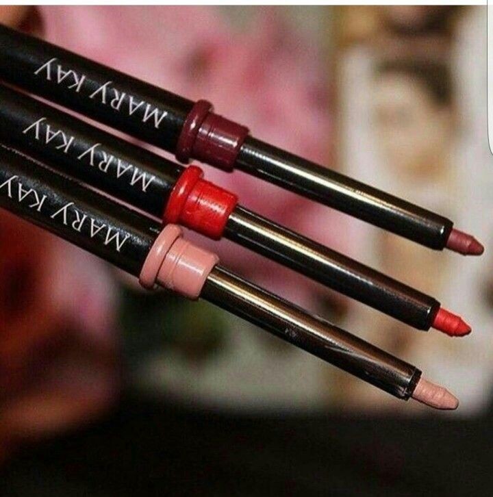 Delineador para Labios Retráctil.